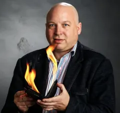 Headshot of Clive Hayward