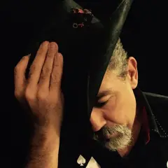 Headshot of Ruben Barron